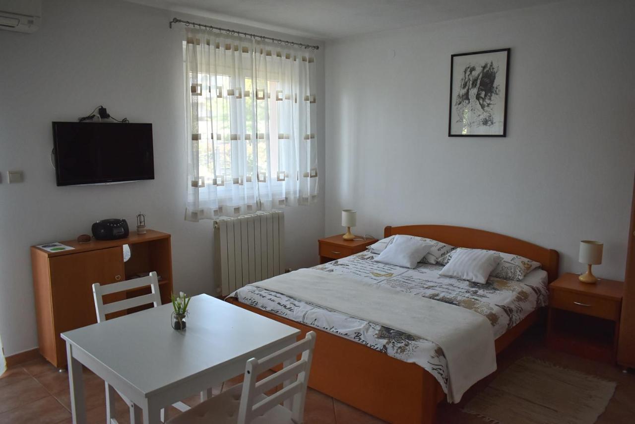 Studio Max With Parking Rovinj Ngoại thất bức ảnh
