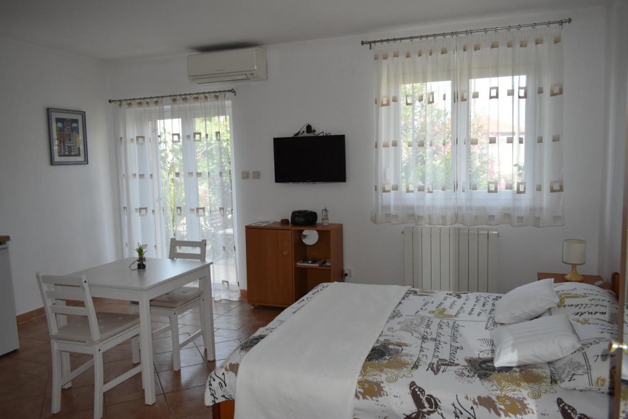 Studio Max With Parking Rovinj Ngoại thất bức ảnh
